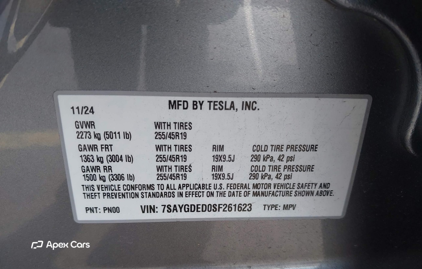 Tesla Model Y 2025
