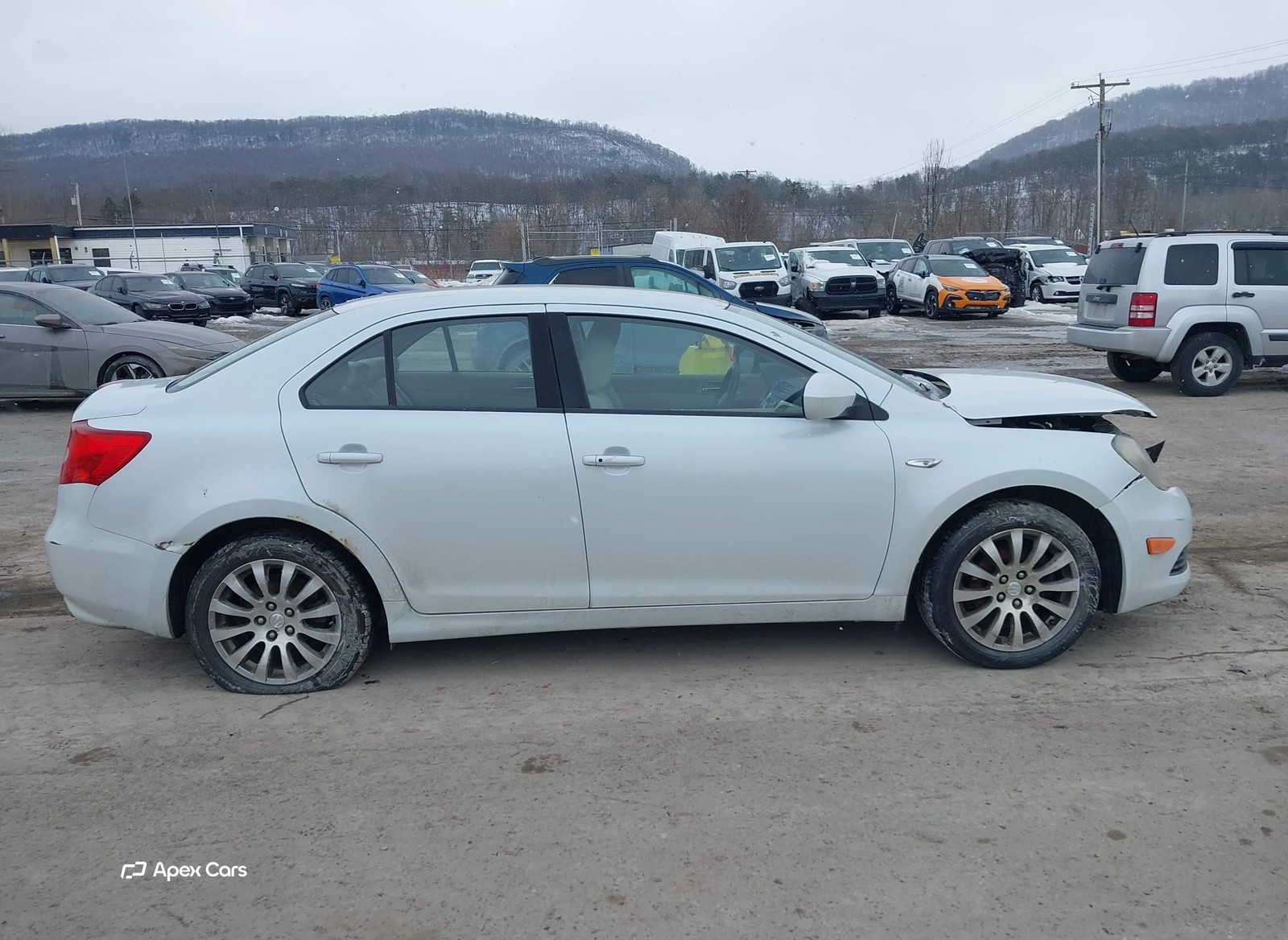 Suzuki Kizashi 2013