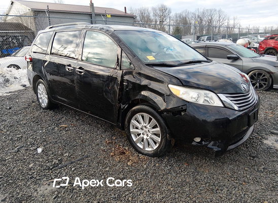 2017 Toyota Sienna - Image 1 of 5