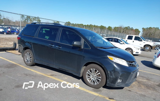 Toyota Sienna 2018 - Image 1 of 16