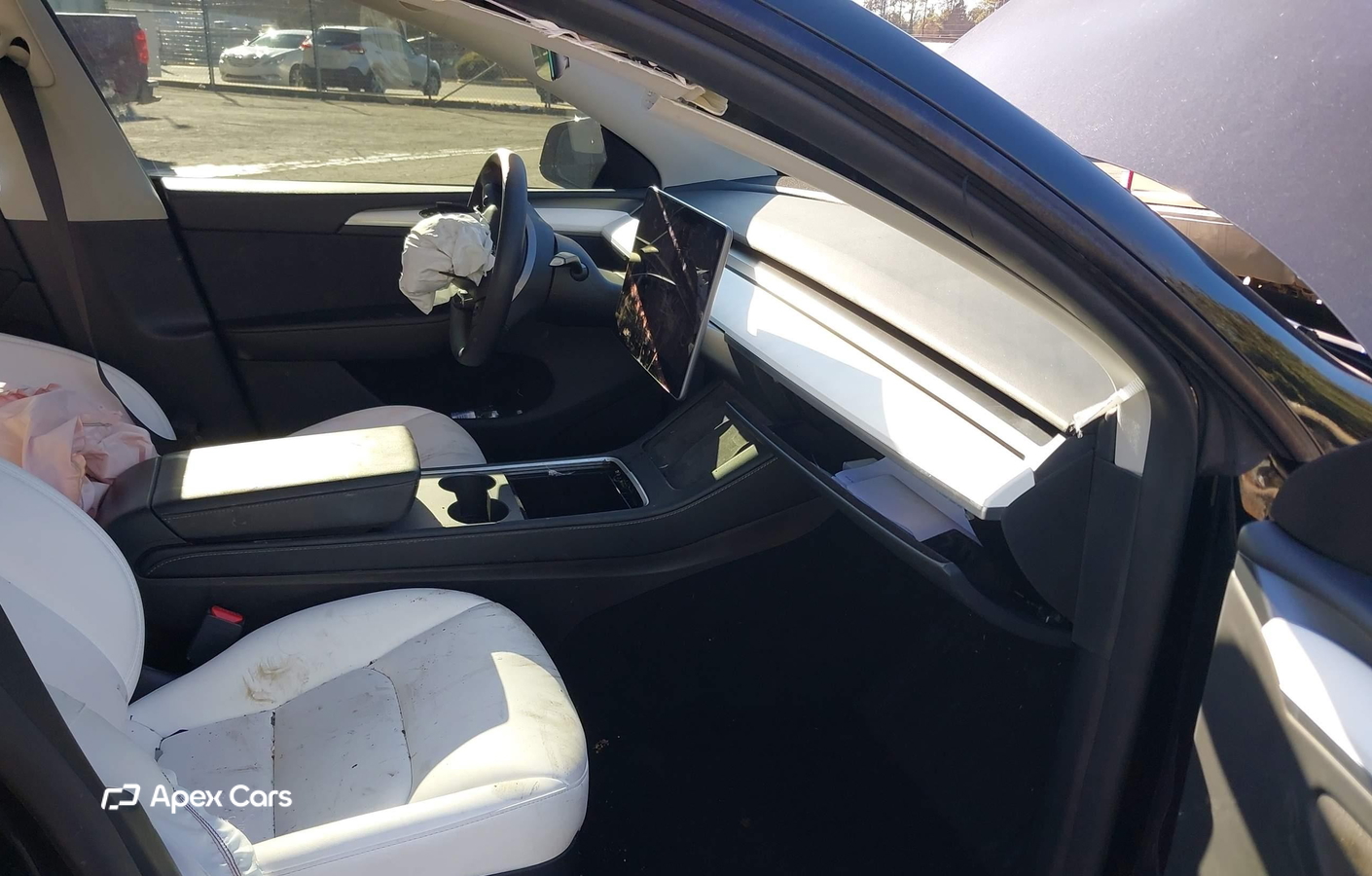 Tesla Model Y 2024