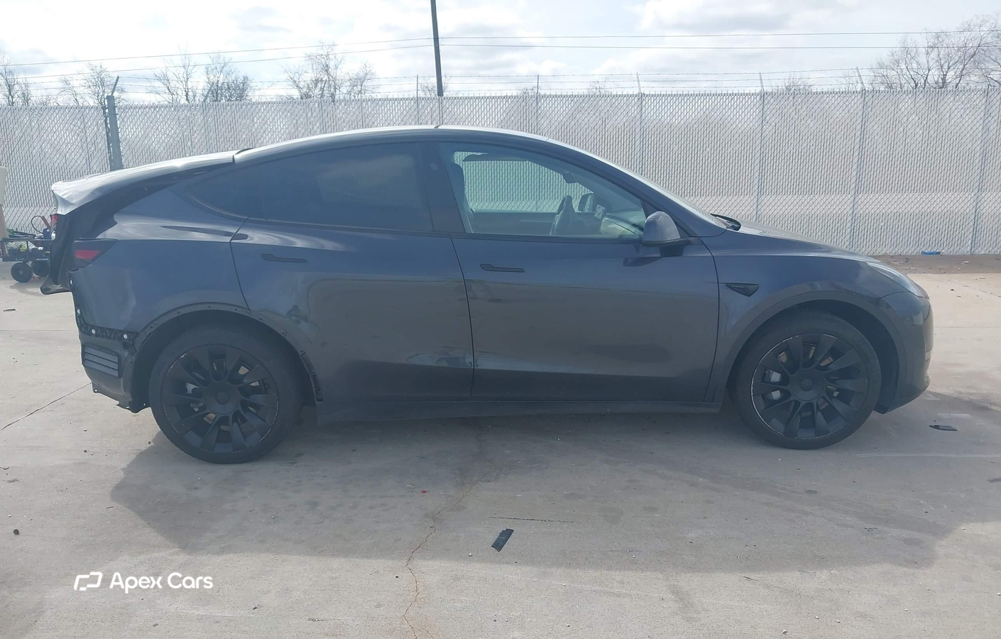 Tesla Model Y 2025