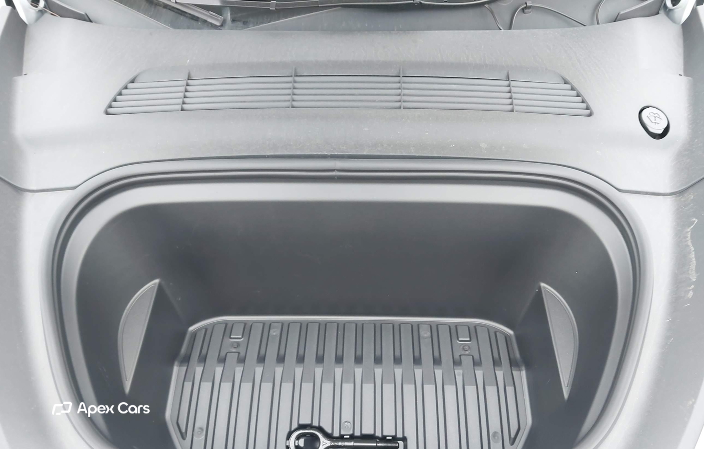 Tesla Model Y 2025