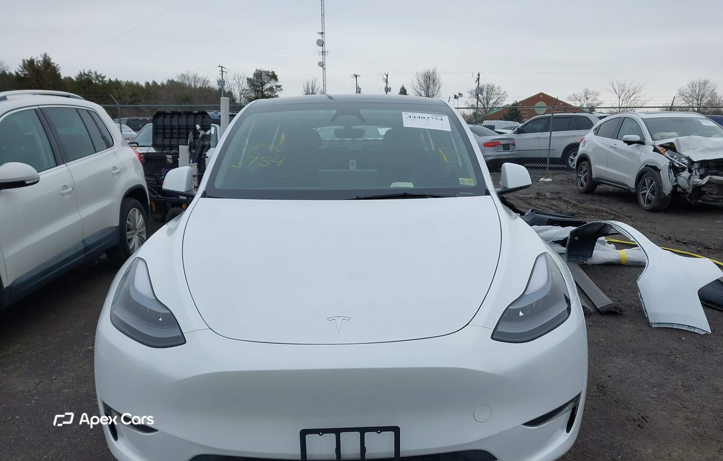 Tesla Model Y 2025