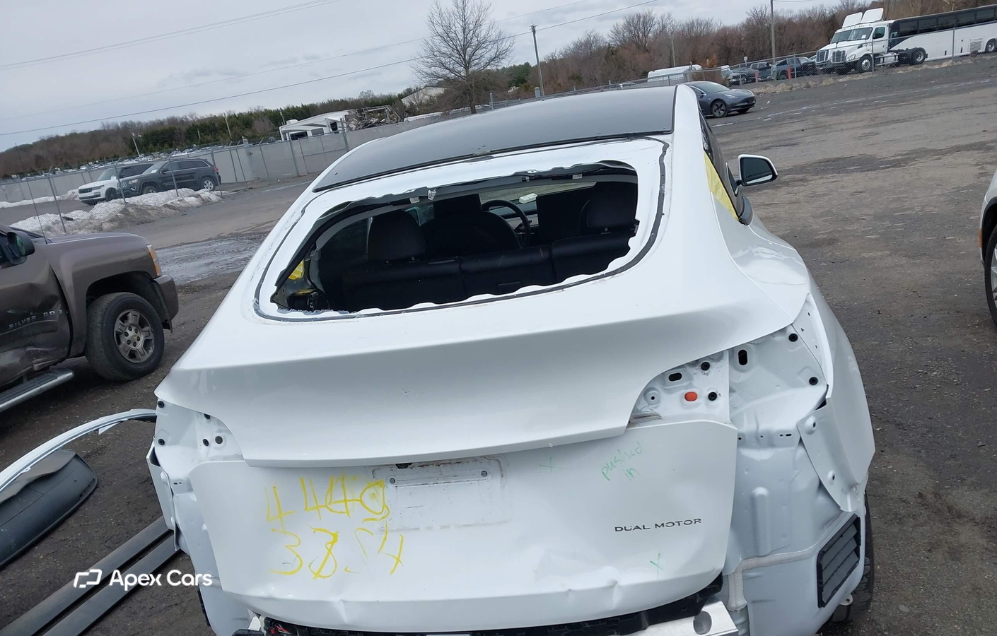 Tesla Model Y 2025