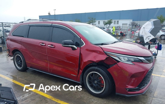 Toyota Sienna 2021 - Image 1 of 18