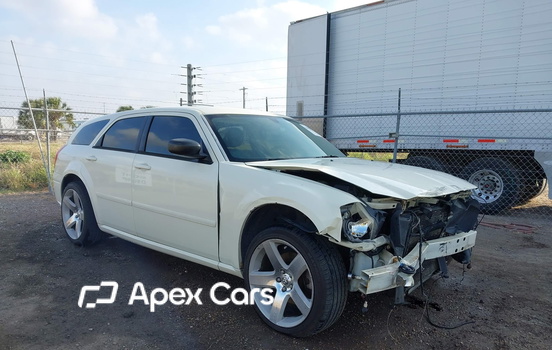 2005 Dodge Magnum - Image 1 of 5