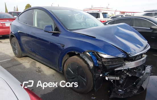 Tesla Model Y 2026 - Image 1 of 17
