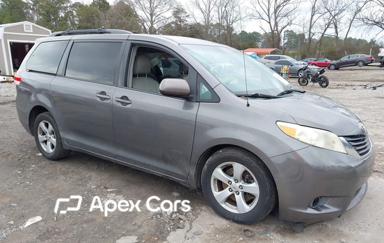 Toyota Sienna 2012 - Image 1 of 16