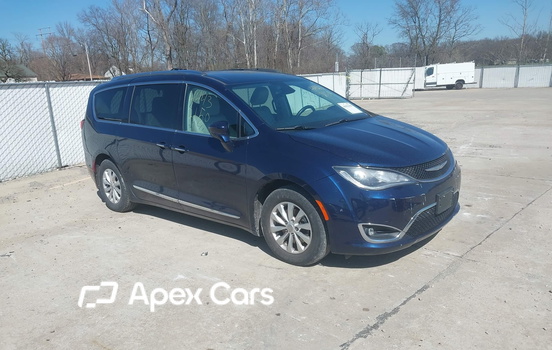 Chrysler Pacifica 2018 - Image 1 of 16