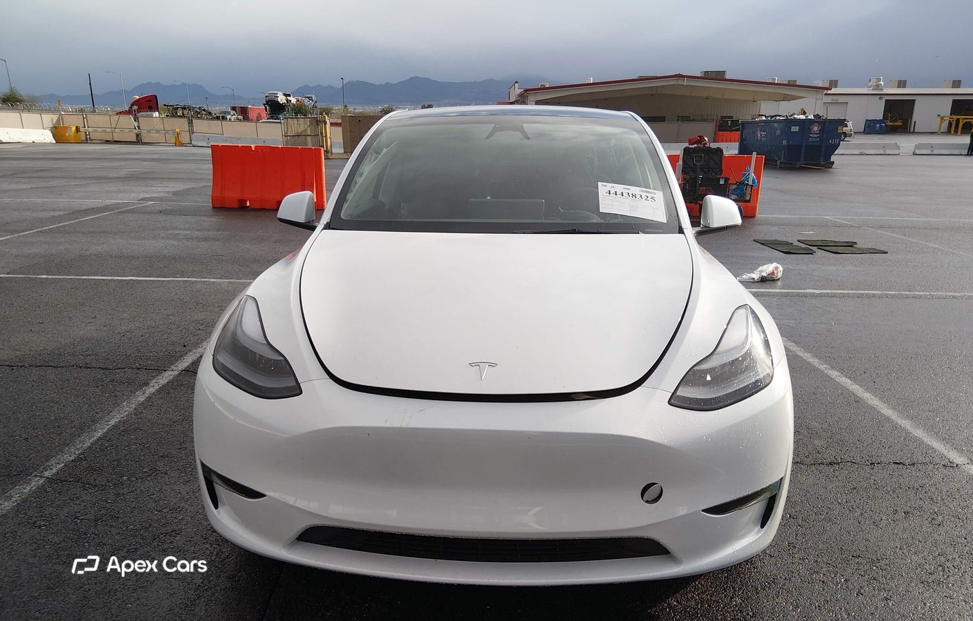 Tesla Model Y 2024