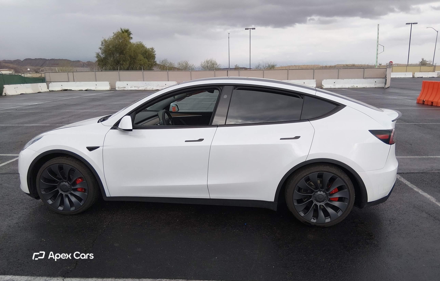 Tesla Model Y 2024