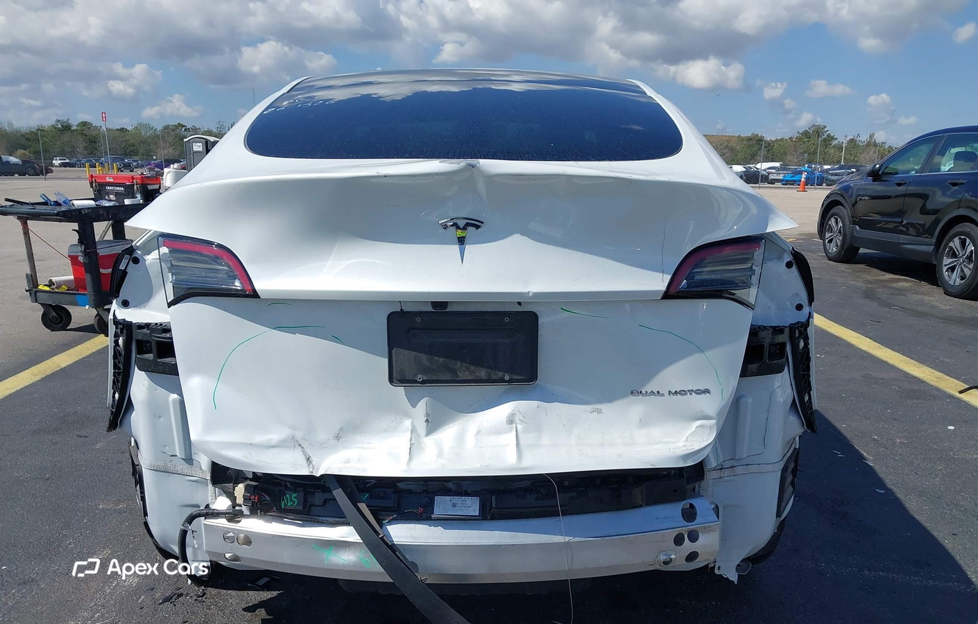 Tesla Model Y 2024