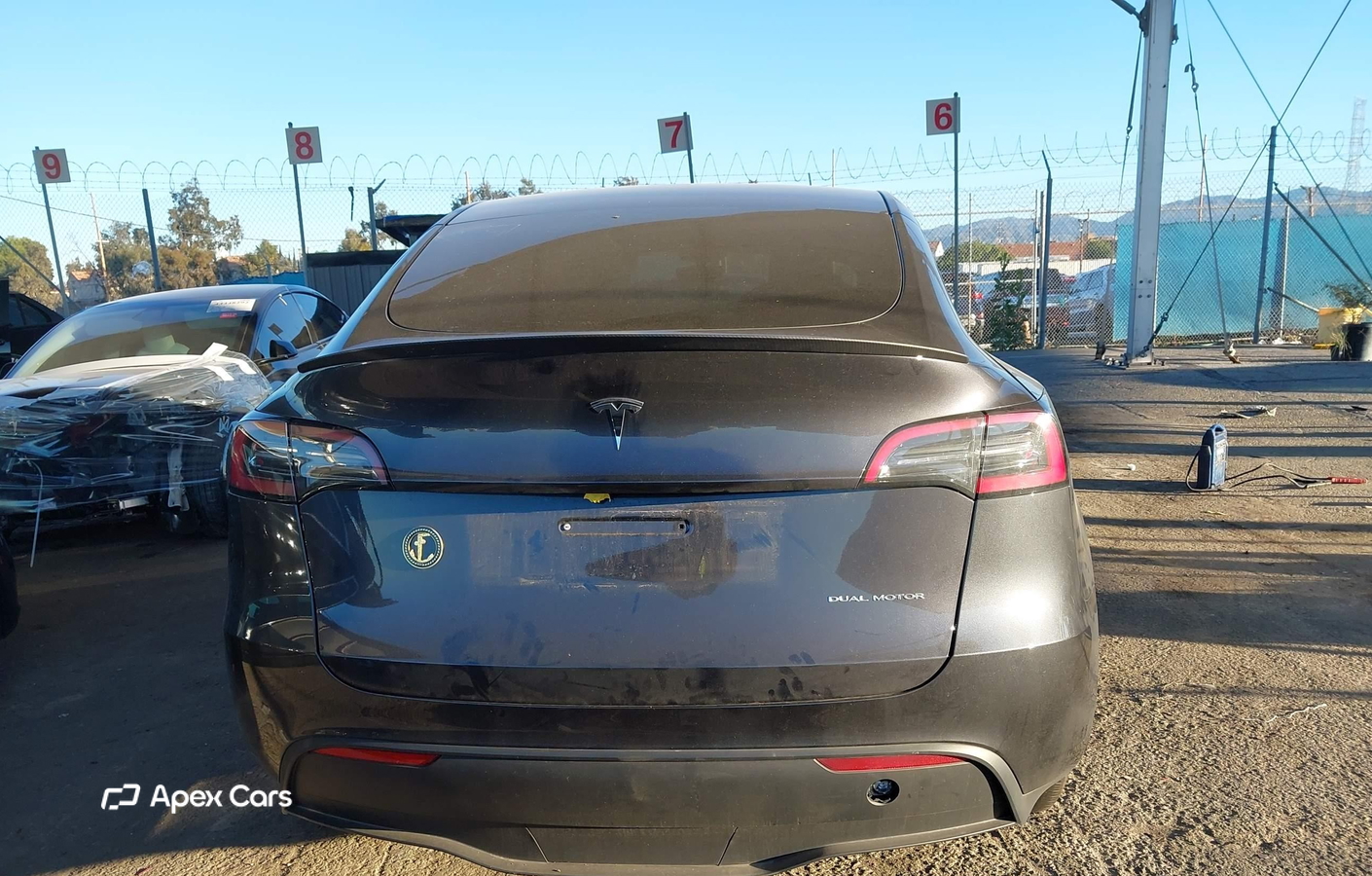 Tesla Model Y 2024