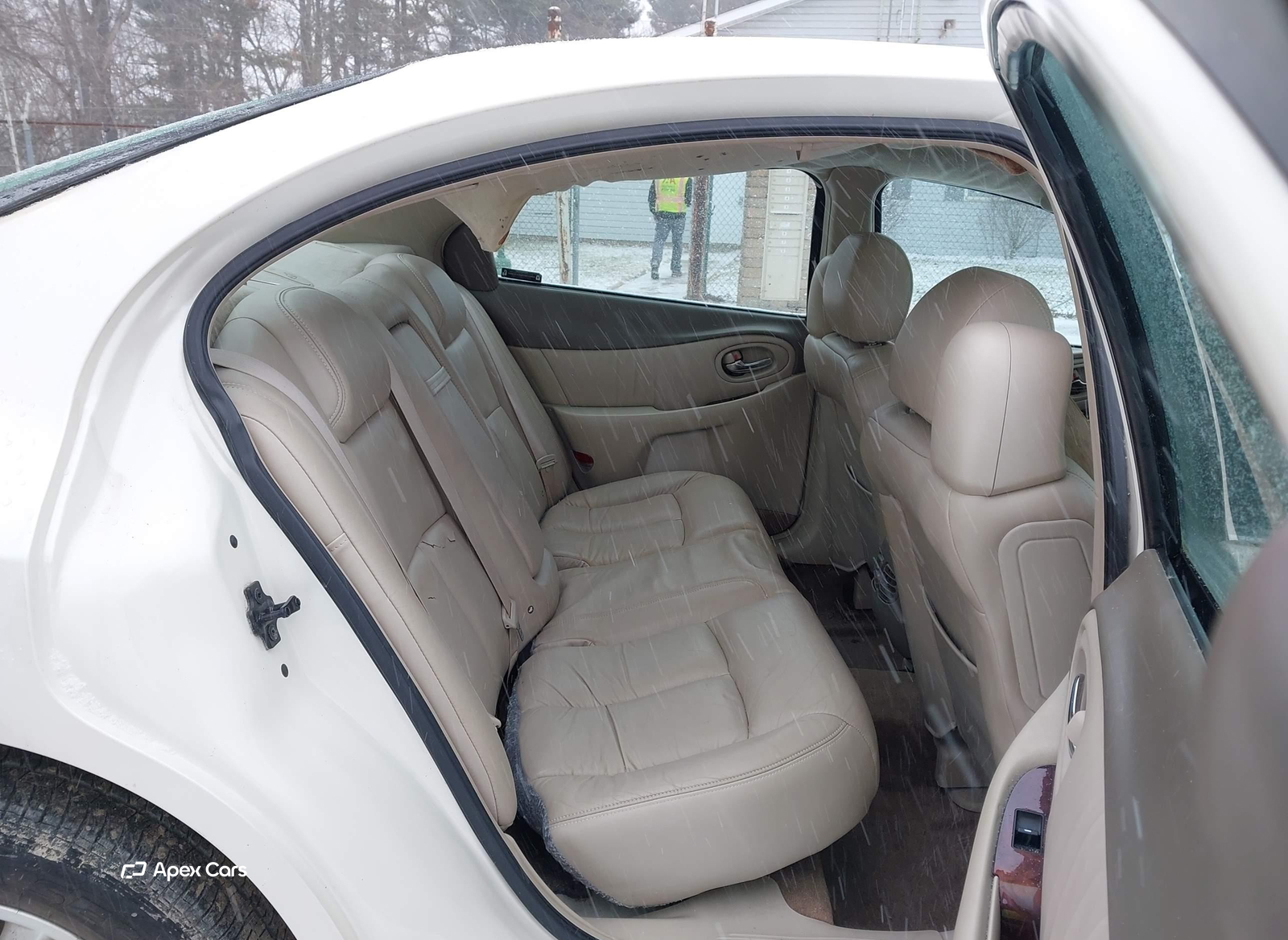 Oldsmobile Aurora 2002