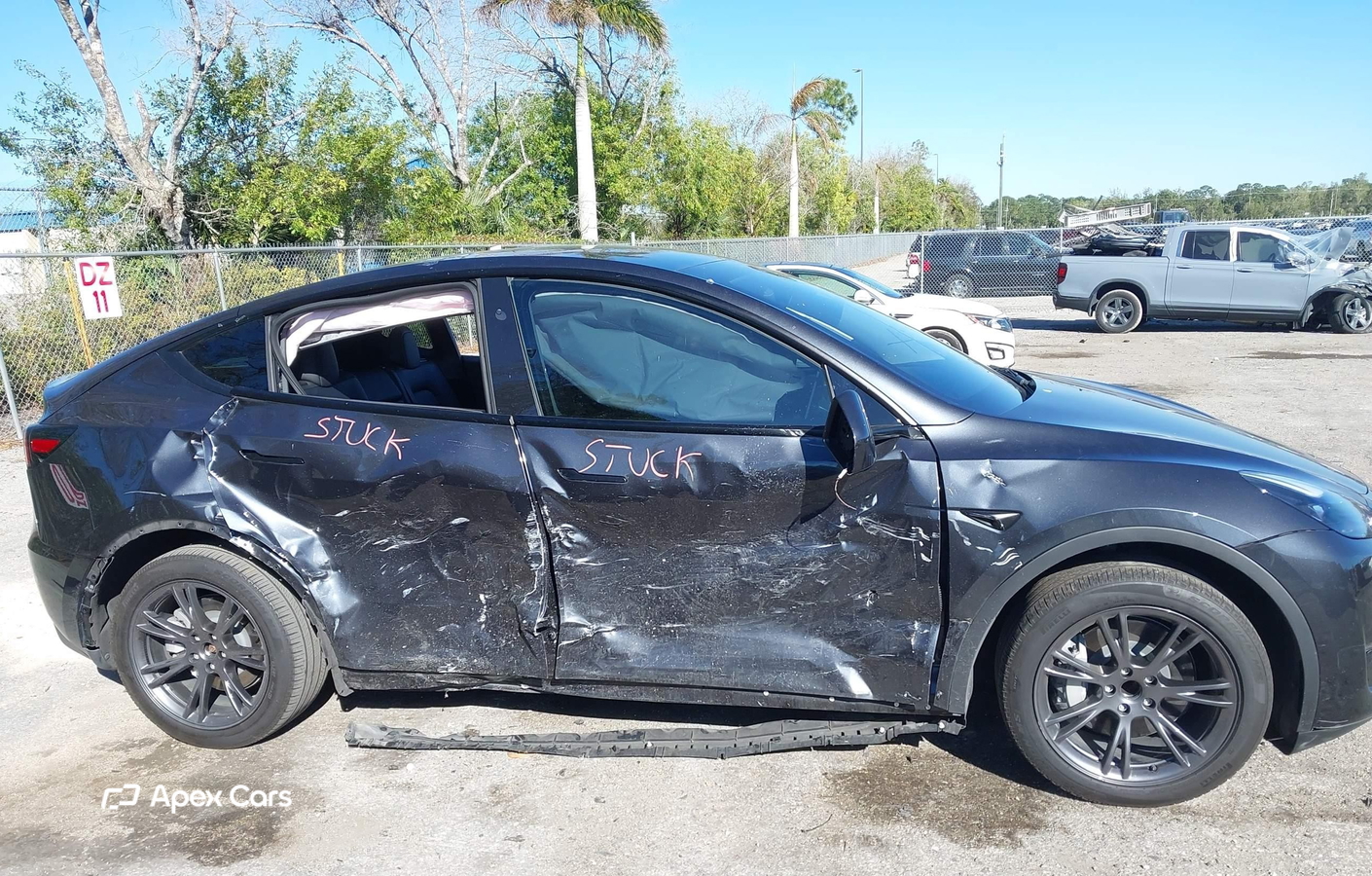 Tesla Model Y 2025