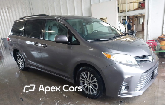 Toyota Sienna 2018 - Zdjęcie 1 z 16