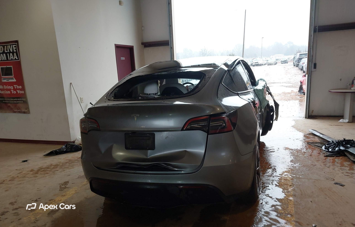 Tesla Model Y 2025