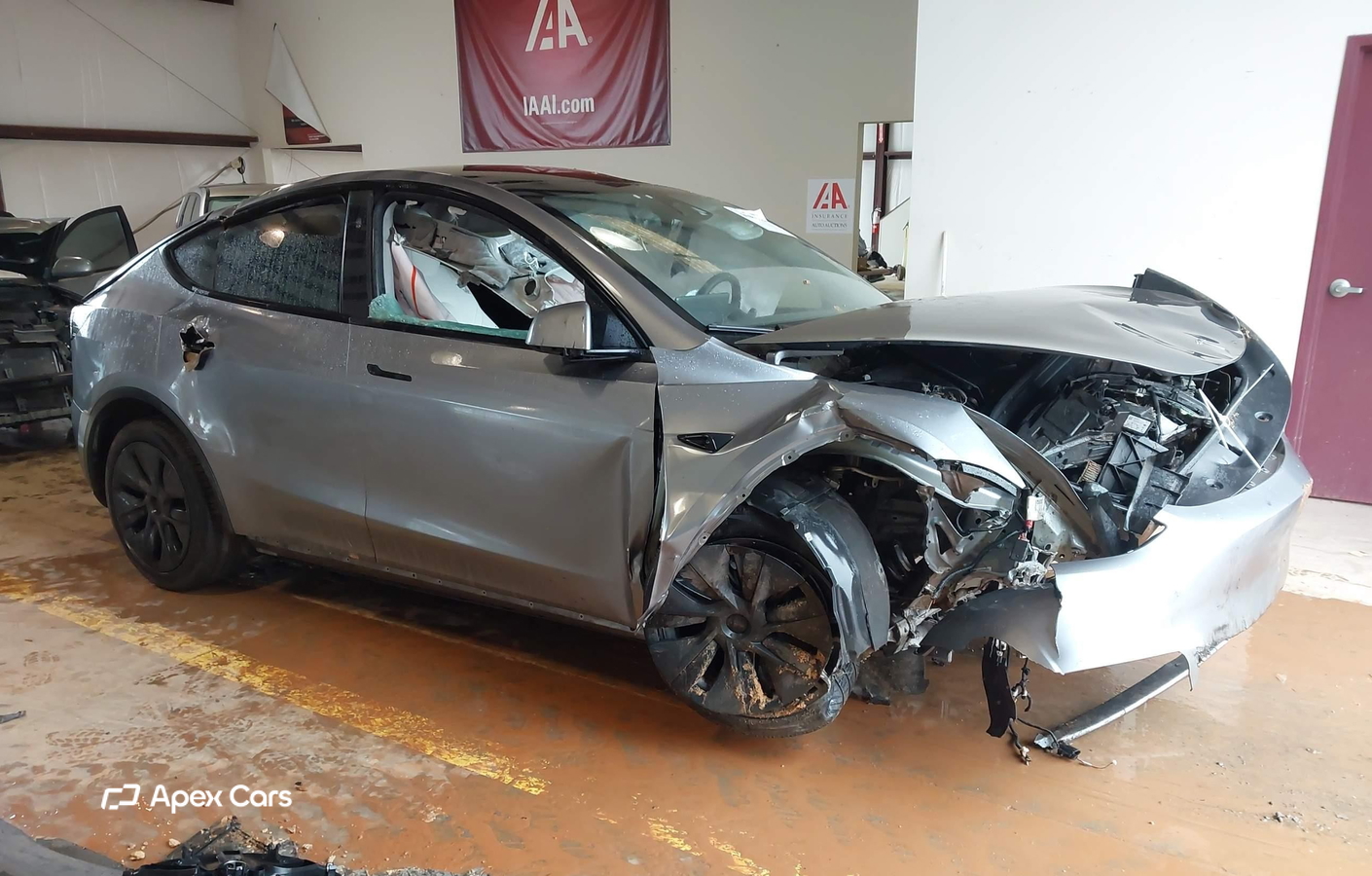 Tesla Model Y 2025