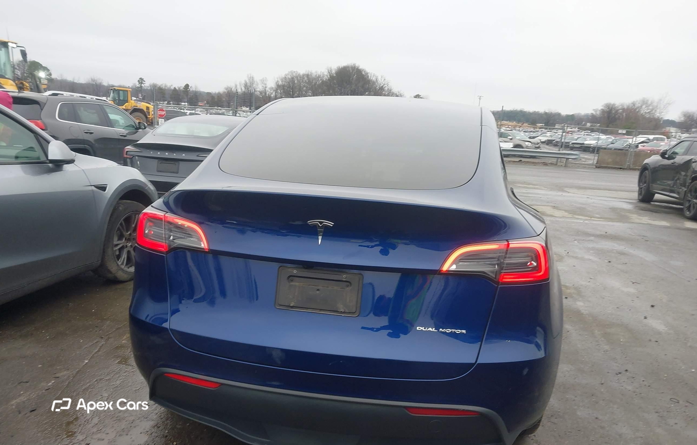 Tesla Model Y 2024