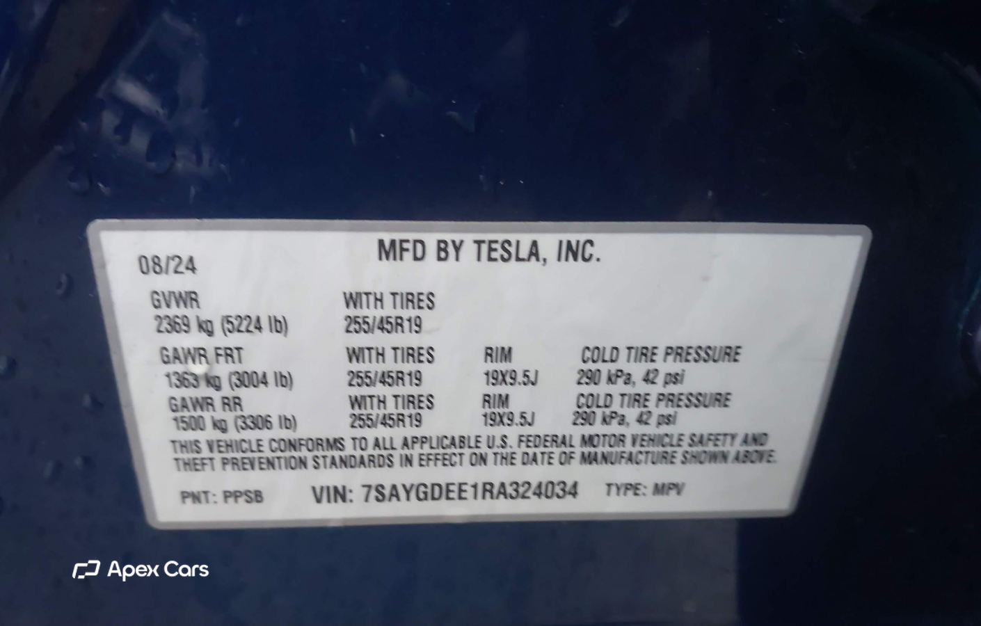 Tesla Model Y 2024