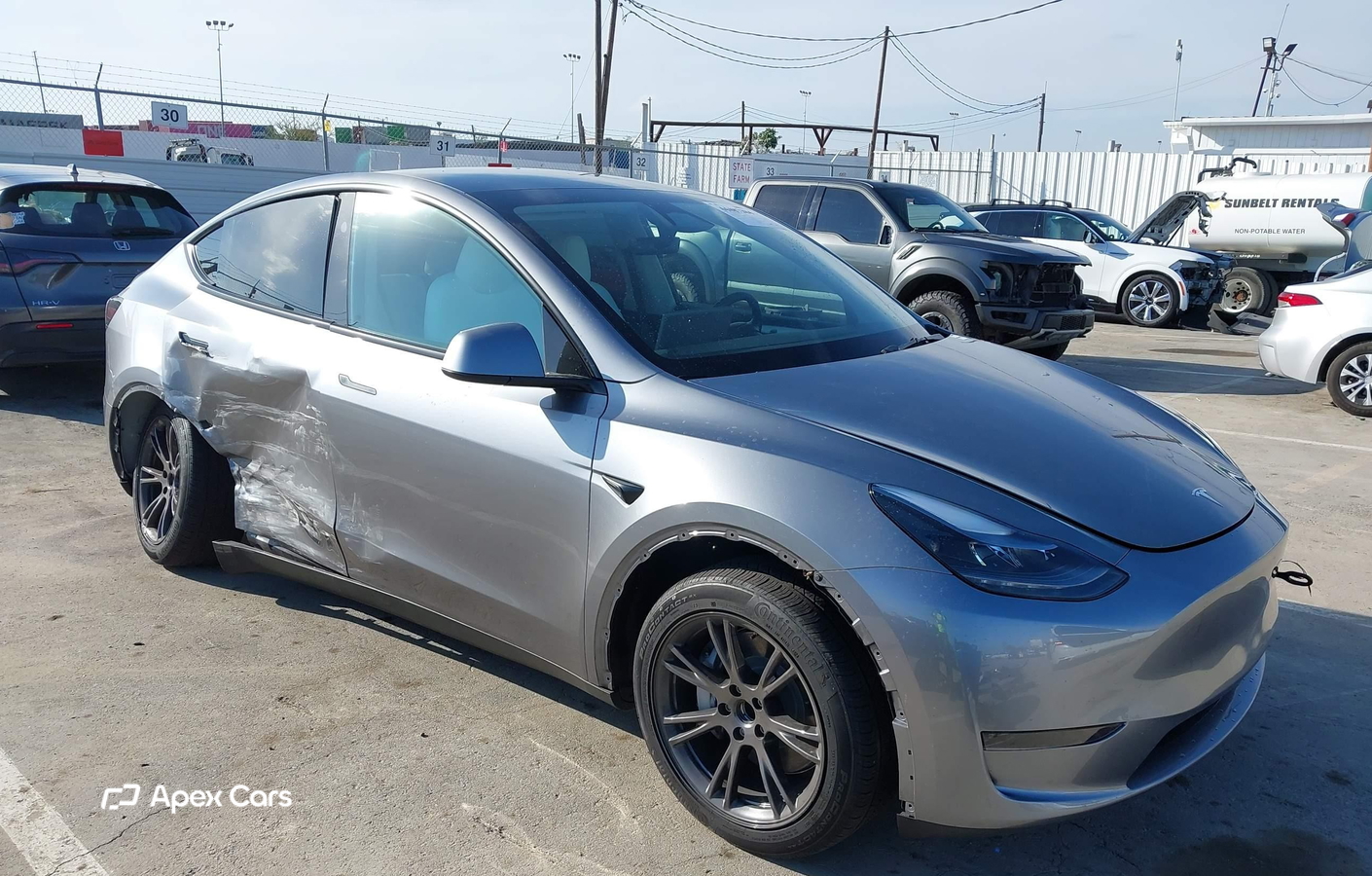 Tesla Model Y 2025