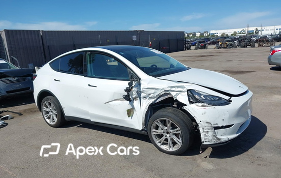 Tesla Model Y 2021 - Image 1 of 20