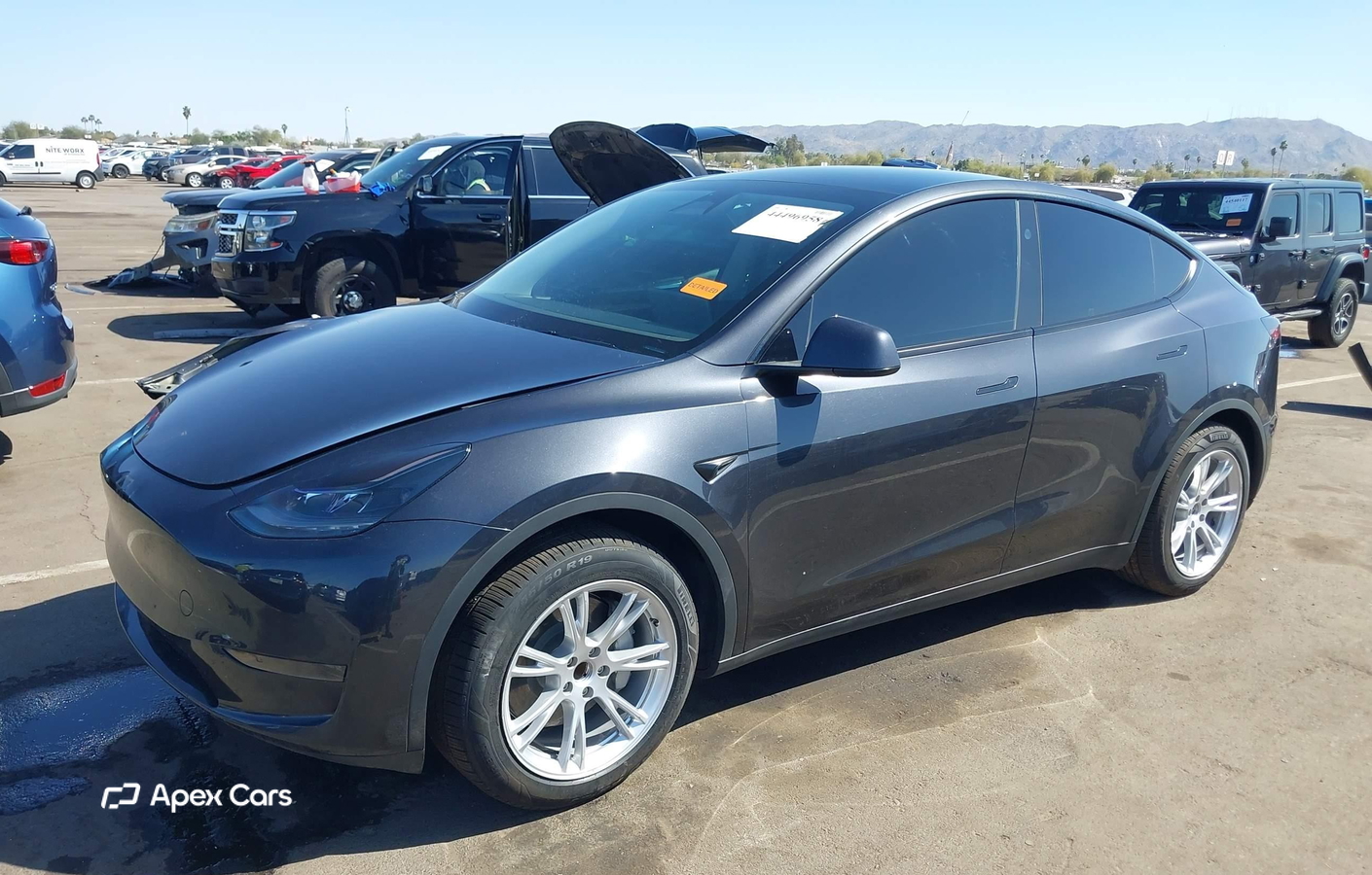 Tesla Model Y 2024