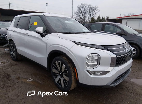 2025 Mitsubishi Outlander - Image 1 of 5