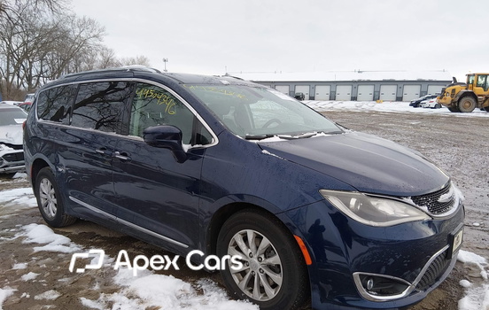 Chrysler Pacifica 2018 - Image 1 of 16