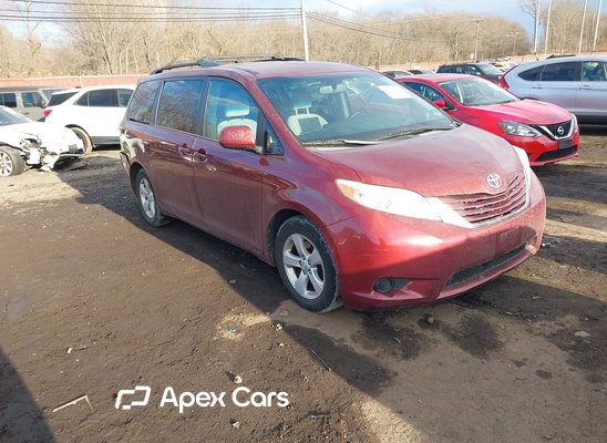 2015 Toyota Sienna - Image 1 of 5