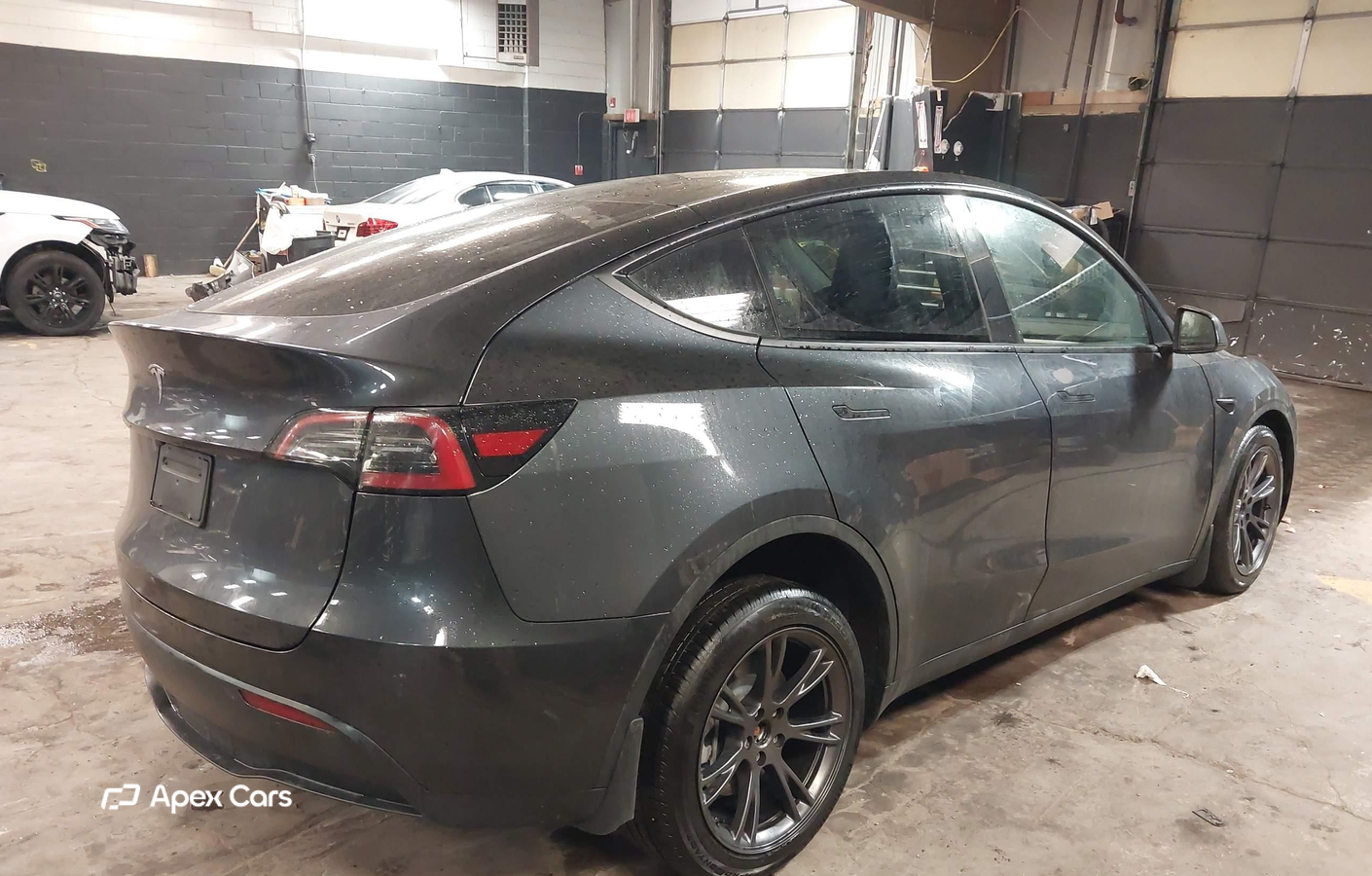 Tesla Model Y 2025