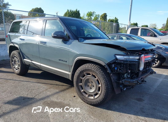 2026 Rivian R1S - Image 1 of 5