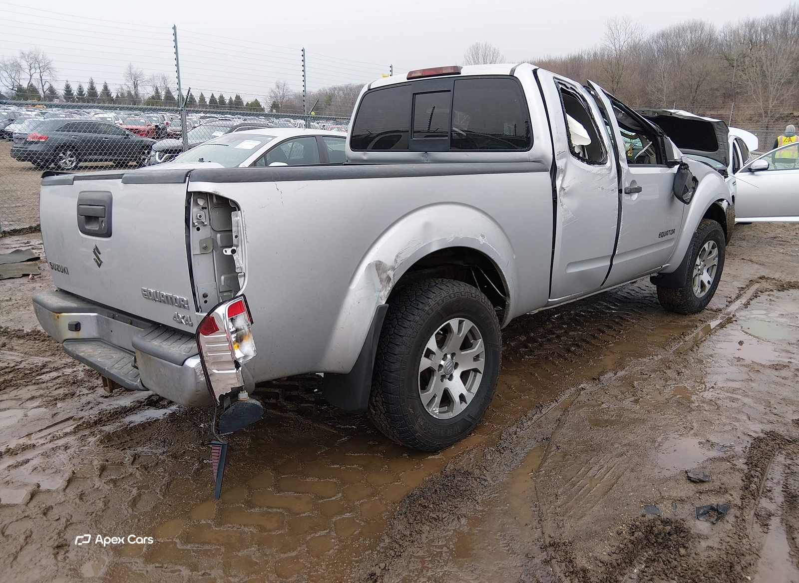 Suzuki Equator 2011