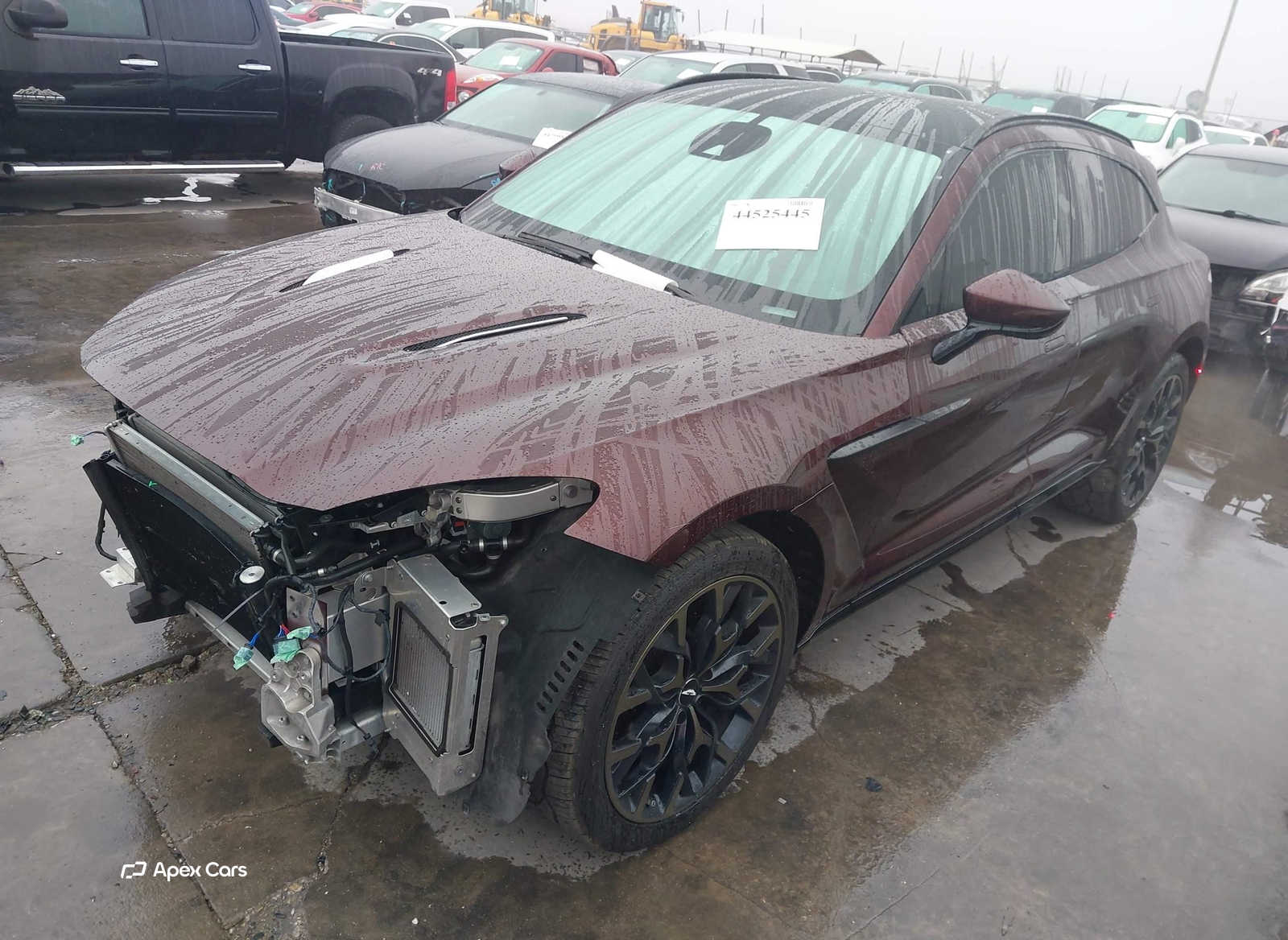 Aston Martin DBX 2021