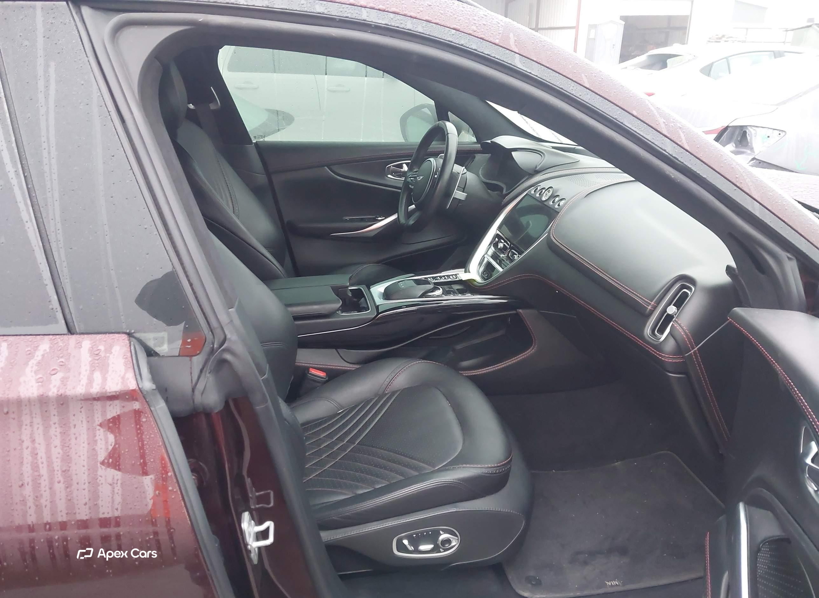 Aston Martin DBX 2021