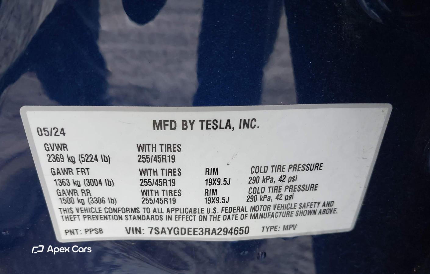 Tesla Model Y 2024
