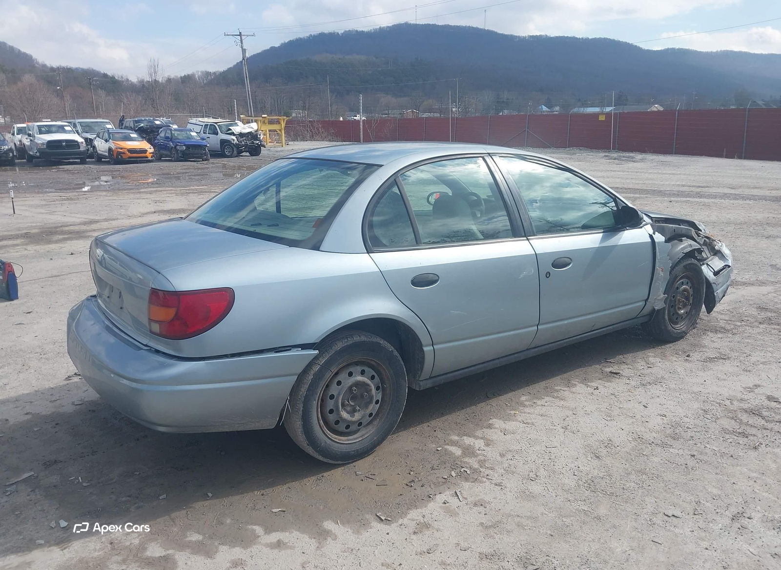 Saturn SL 2002