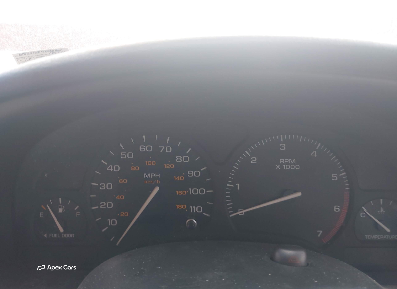 Saturn SL 2002