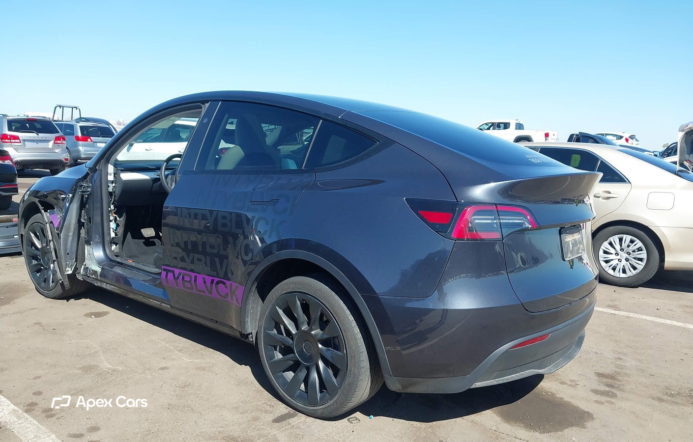 Tesla Model Y 2024