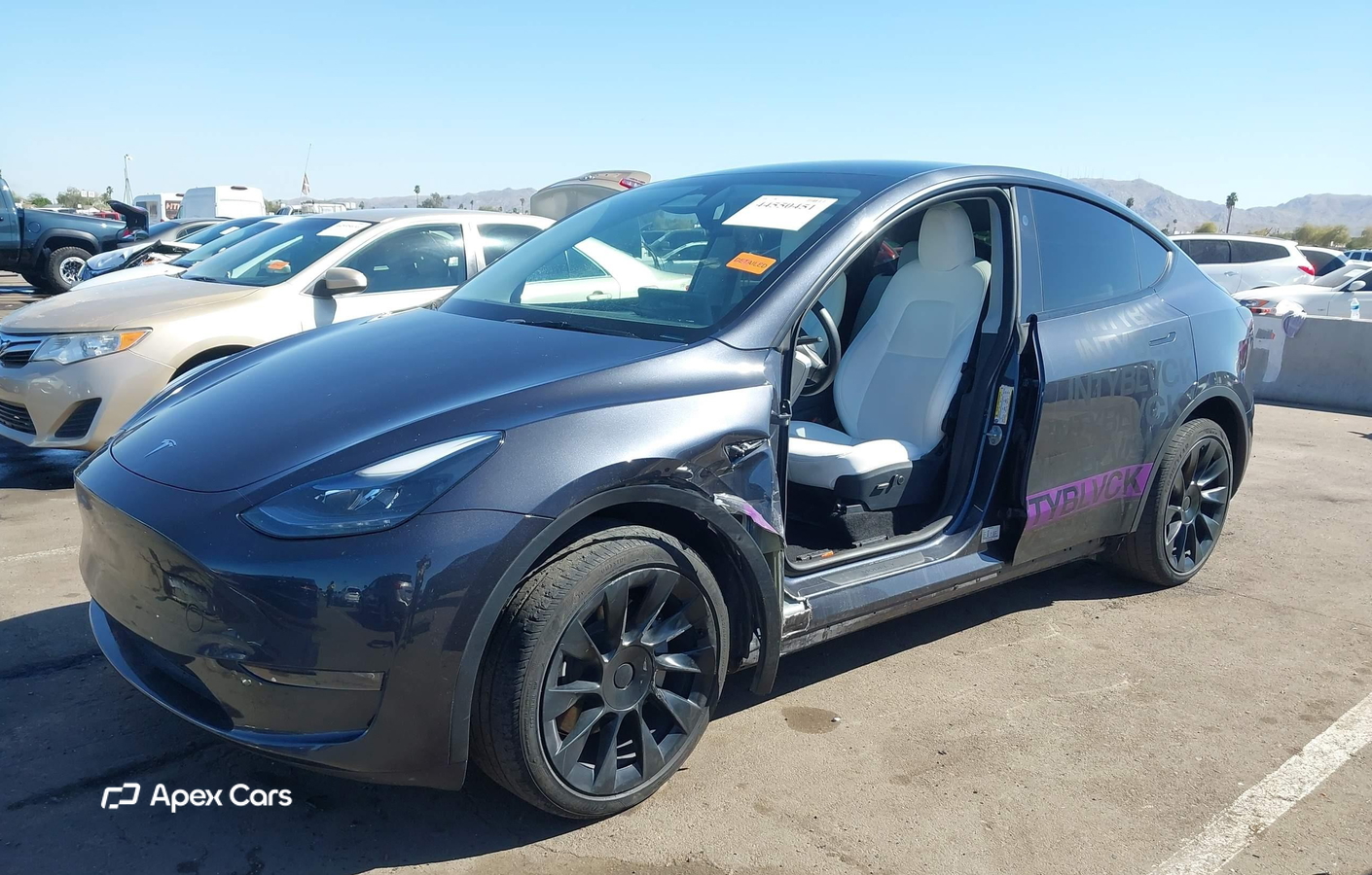 Tesla Model Y 2024