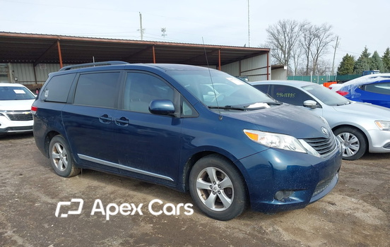 Toyota Sienna 2012 - Image 1 of 16