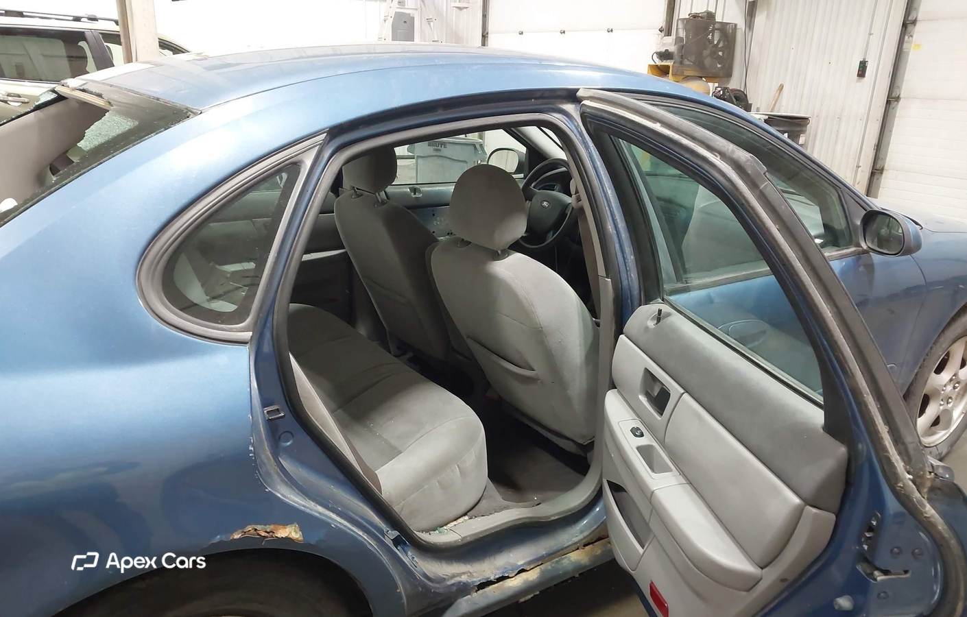 Ford Taurus 2004