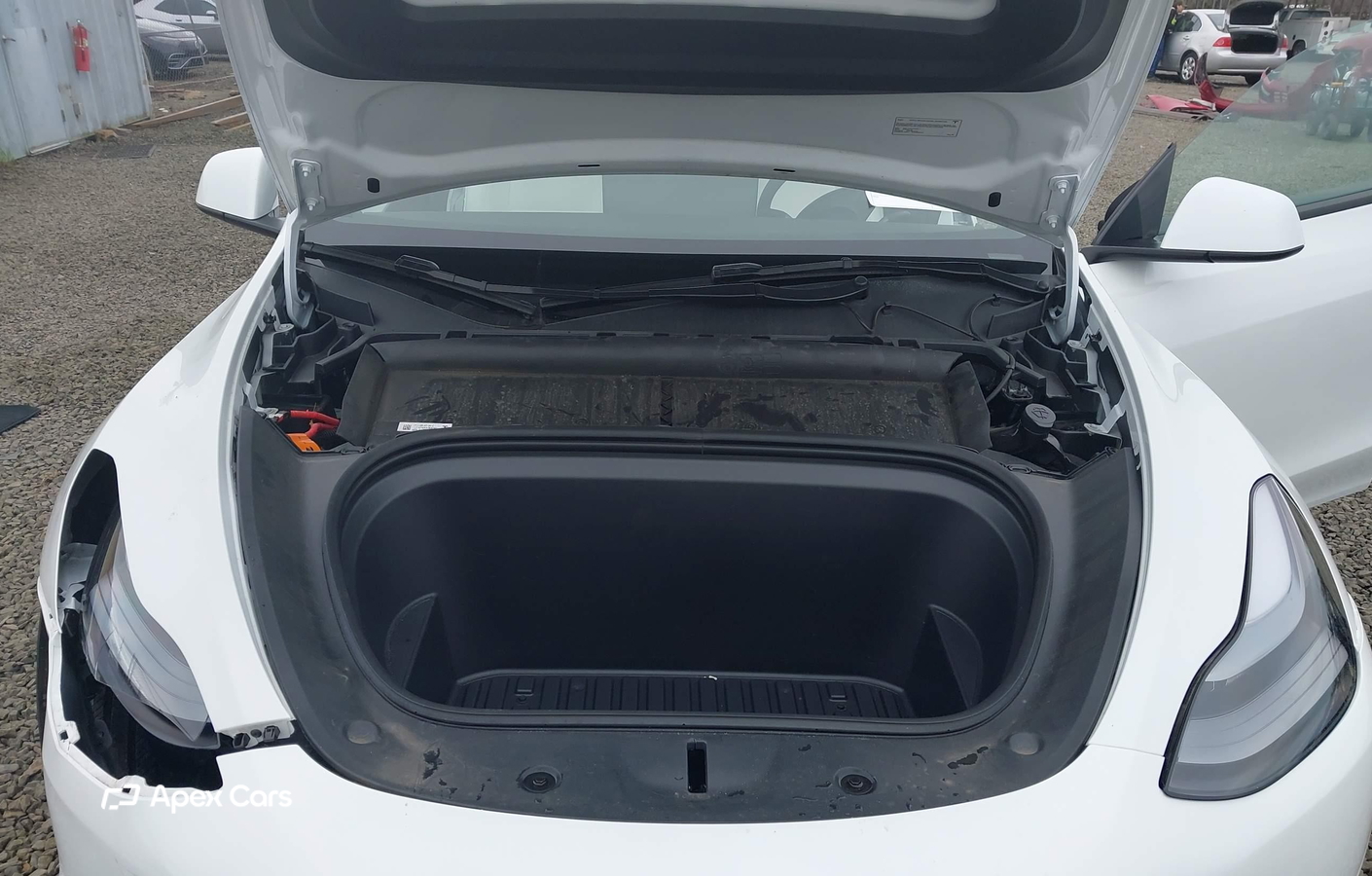 Tesla Model Y 2025