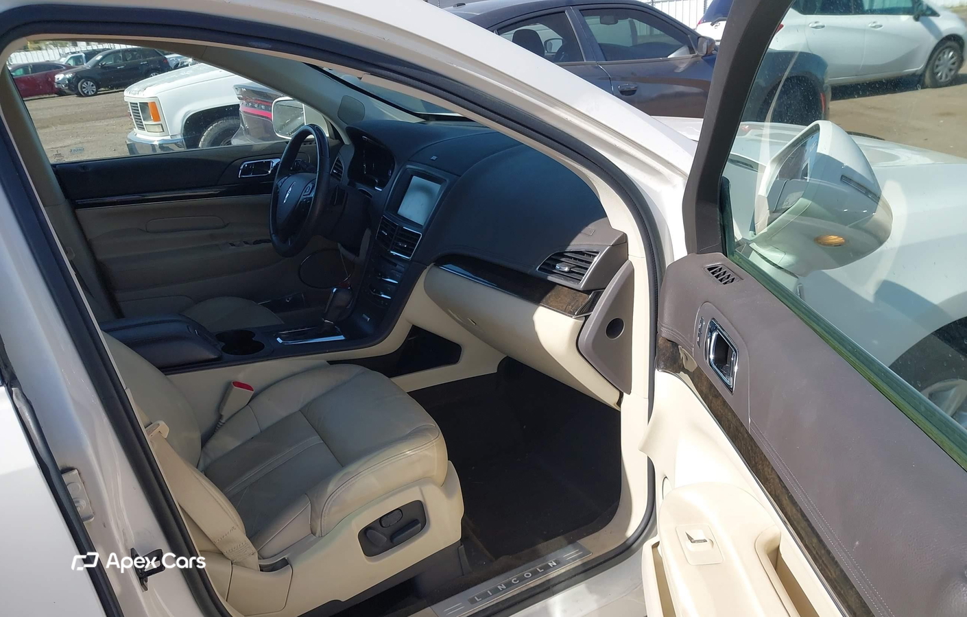 Lincoln MKT 2014