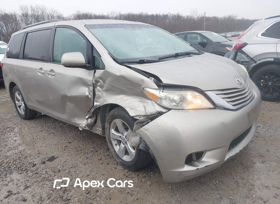 2015 Toyota Sienna - Image 1 of 5
