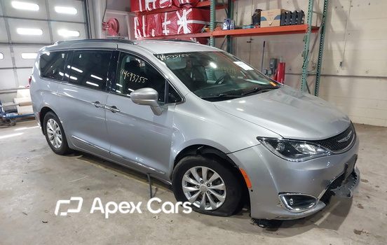 Chrysler Pacifica 2018 - Image 1 of 16