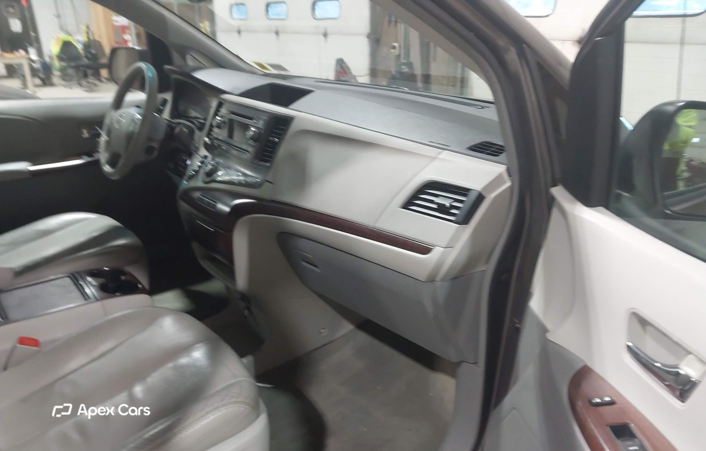 Toyota Sienna 2012
