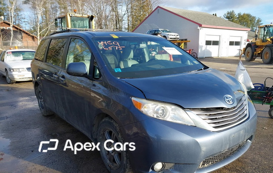 Toyota Sienna 2017 - Image 1 of 17