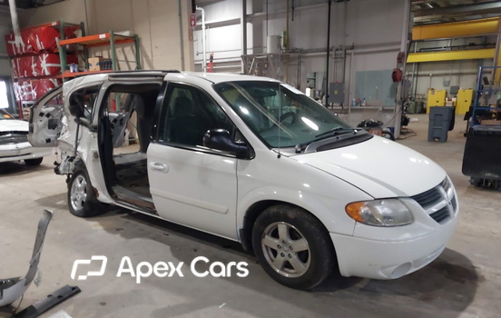 Dodge Caravan 2005 - Image 1 of 17